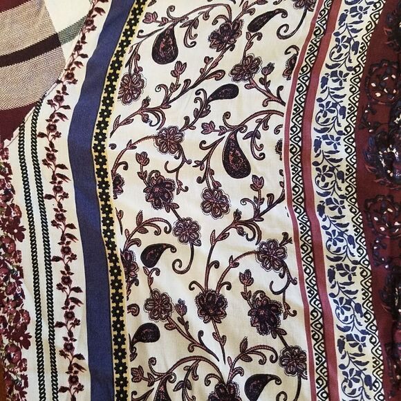 A & J Large burgundy plaid and floral button up collared shirt. - Picture 5 of 7